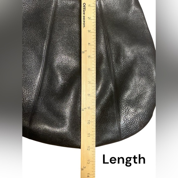 Vintage pebbled leather GUESS bag in black - Picture 4 of 8